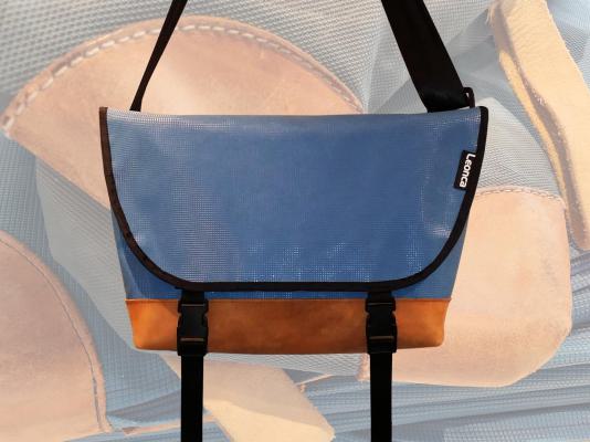 Messenger Bag aus Turnmatte und Turnbockleder